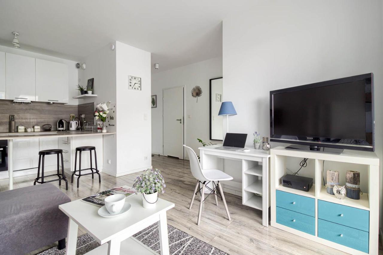 M&R Apartament Airport&Business Premium Komputerowa - Underground Garage - Free Wifi - Netflix - Self Check-In - 5 Min From Chopin Airport Varšava Exteriér fotografie