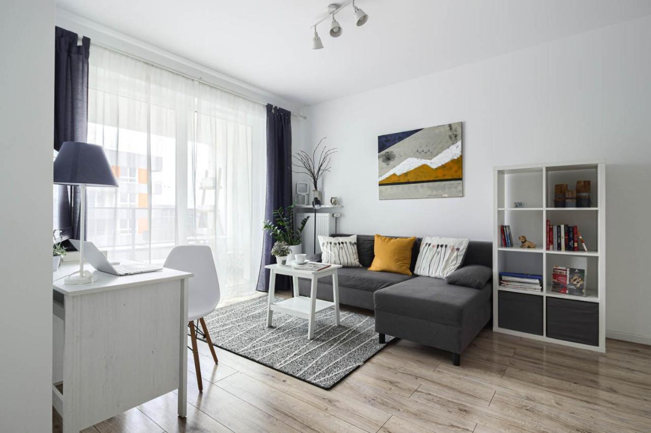 M&R Apartament Airport&Business Premium Komputerowa - Underground Garage - Free Wifi - Netflix - Self Check-In - 5 Min From Chopin Airport Varšava Exteriér fotografie