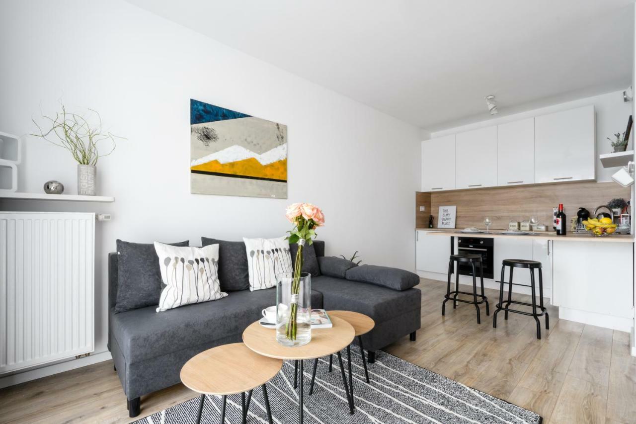 M&R Apartament Airport&Business Premium Komputerowa - Underground Garage - Free Wifi - Netflix - Self Check-In - 5 Min From Chopin Airport Varšava Exteriér fotografie
