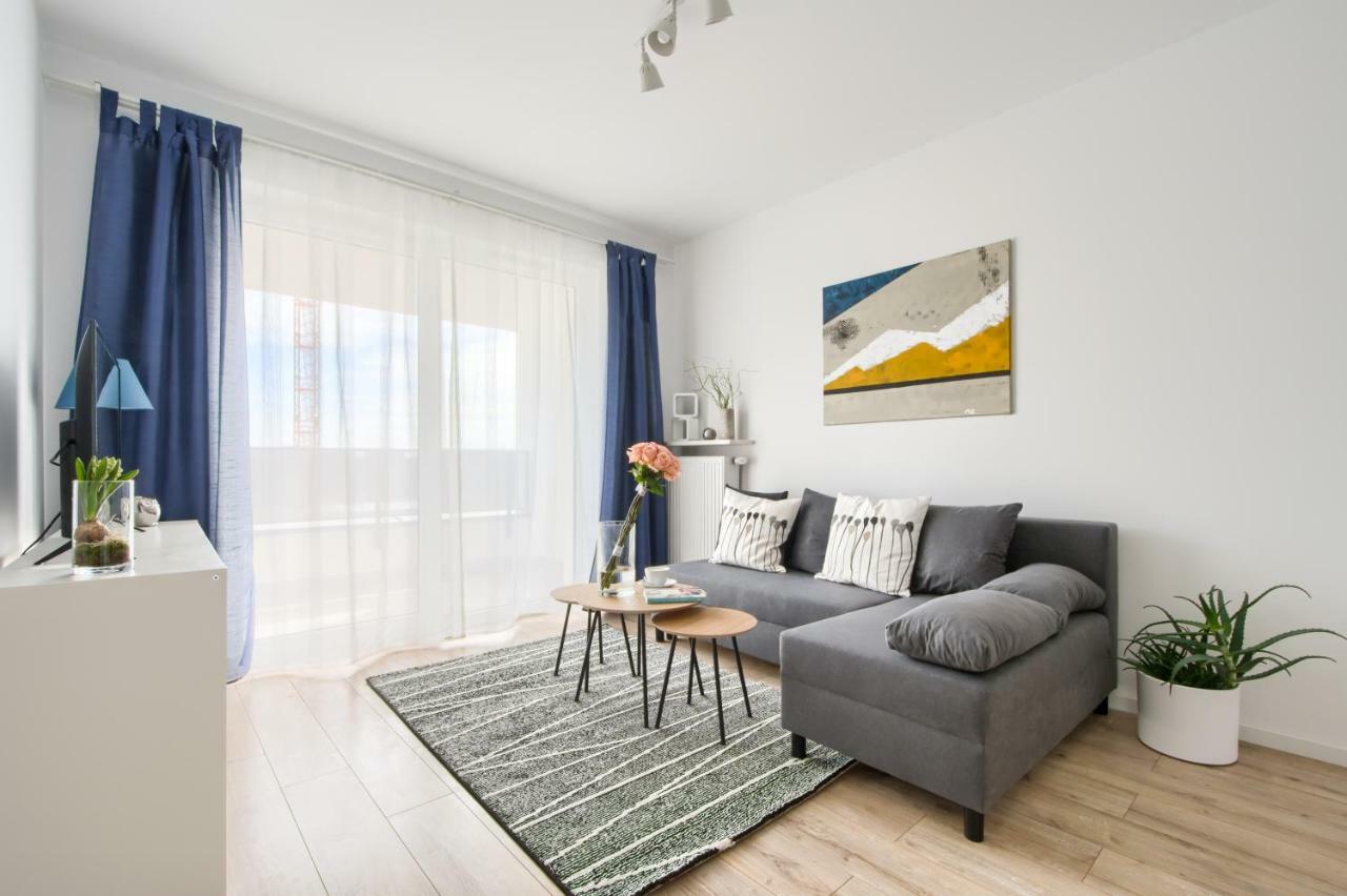 M&R Apartament Airport&Business Premium Komputerowa - Underground Garage - Free Wifi - Netflix - Self Check-In - 5 Min From Chopin Airport Varšava Exteriér fotografie