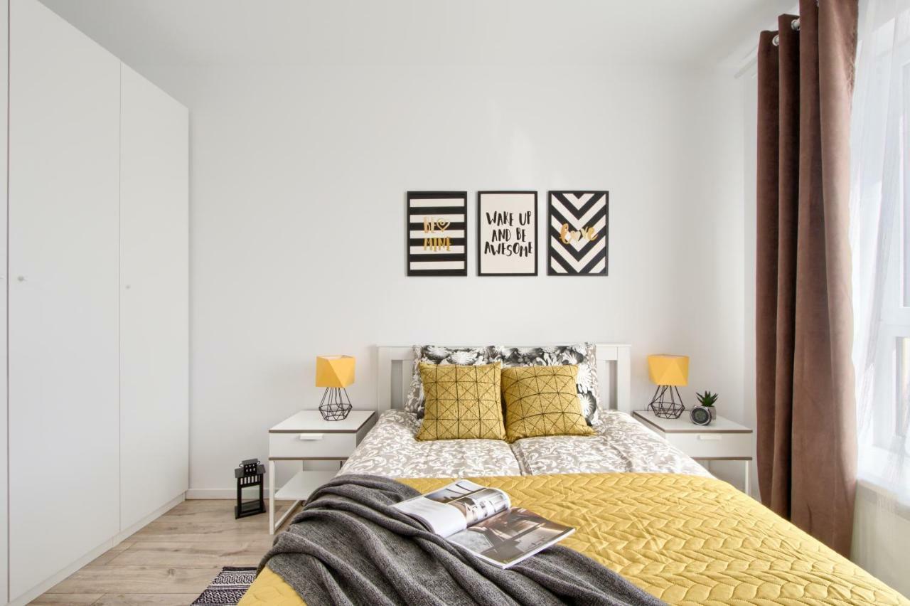 M&R Apartament Airport&Business Premium Komputerowa - Underground Garage - Free Wifi - Netflix - Self Check-In - 5 Min From Chopin Airport Varšava Exteriér fotografie