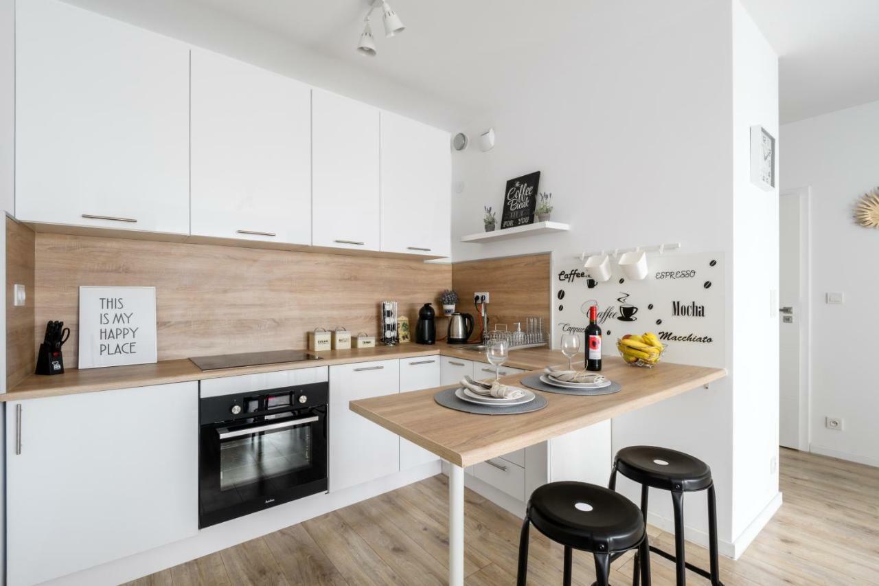 M&R Apartament Airport&Business Premium Komputerowa - Underground Garage - Free Wifi - Netflix - Self Check-In - 5 Min From Chopin Airport Varšava Exteriér fotografie