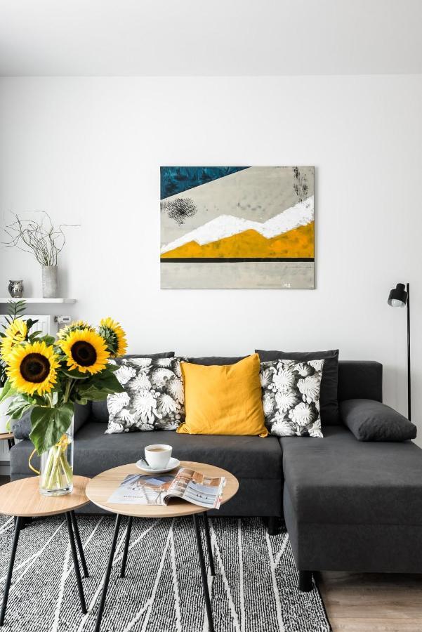 M&R Apartament Airport&Business Premium Komputerowa - Underground Garage - Free Wifi - Netflix - Self Check-In - 5 Min From Chopin Airport Varšava Exteriér fotografie
