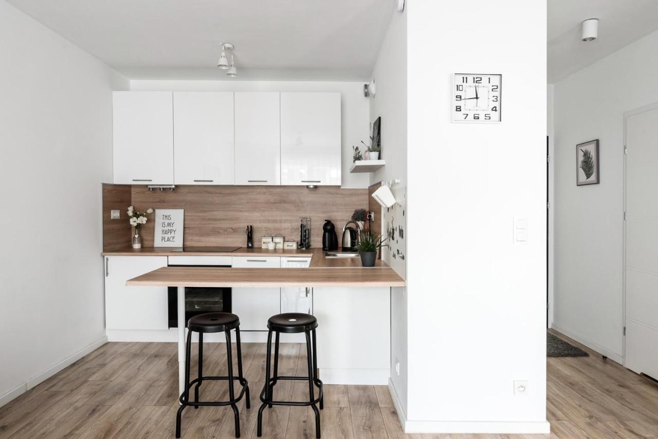 M&R Apartament Airport&Business Premium Komputerowa - Underground Garage - Free Wifi - Netflix - Self Check-In - 5 Min From Chopin Airport Varšava Exteriér fotografie
