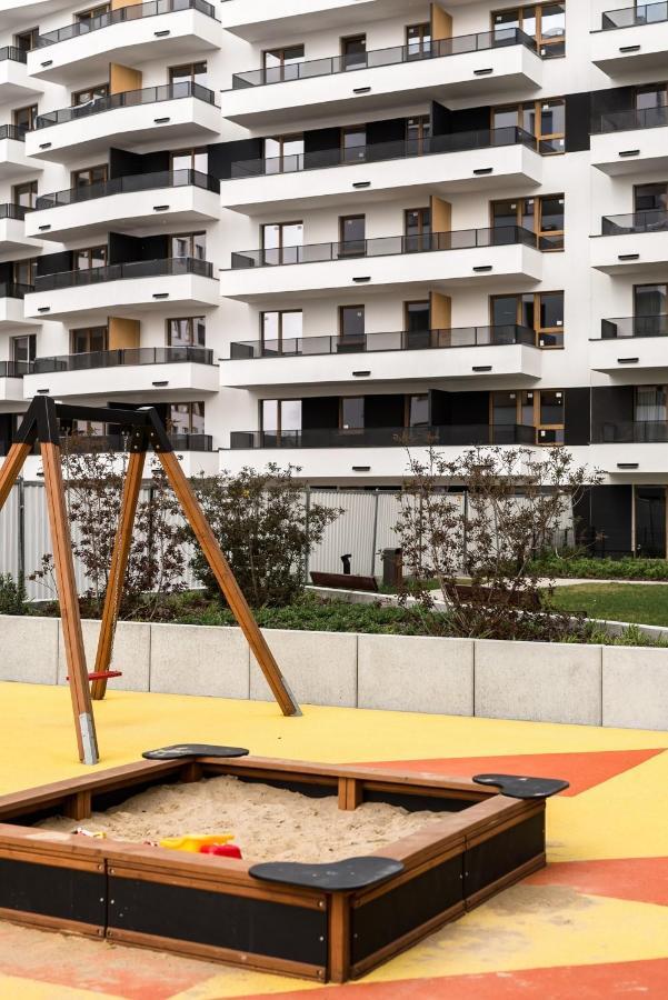 M&R Apartament Airport&Business Premium Komputerowa - Underground Garage - Free Wifi - Netflix - Self Check-In - 5 Min From Chopin Airport Varšava Exteriér fotografie
