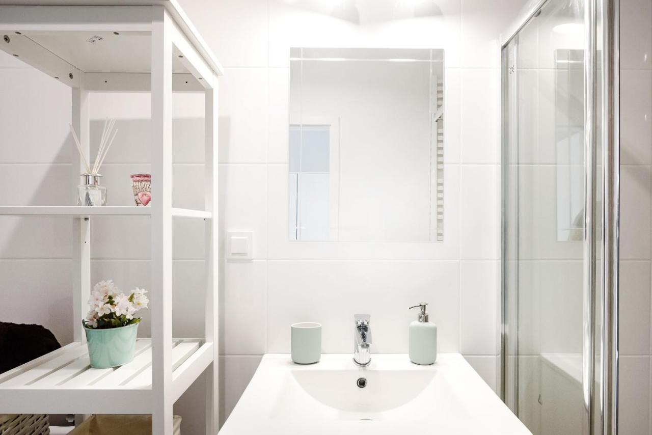 M&R Apartament Airport&Business Premium Komputerowa - Underground Garage - Free Wifi - Netflix - Self Check-In - 5 Min From Chopin Airport Varšava Exteriér fotografie